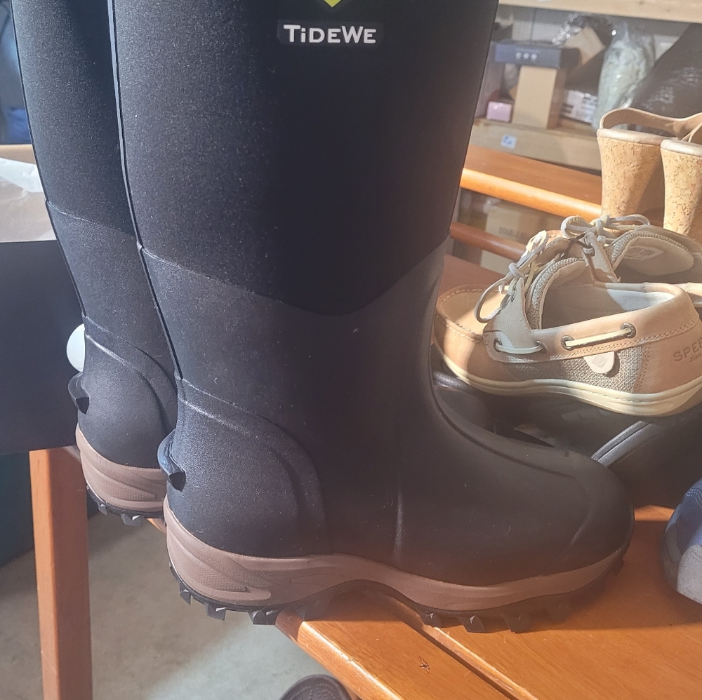 TideWe Black and Brown Boots
